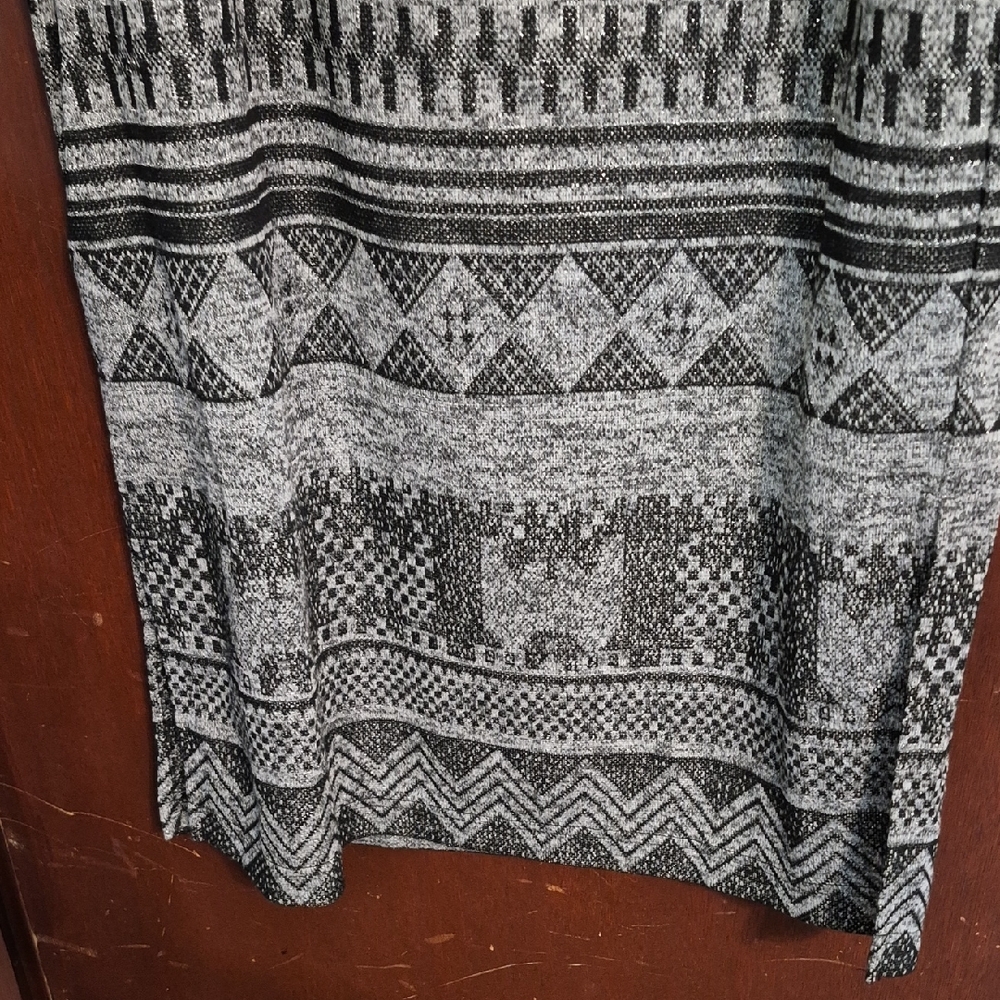 Black and White Patterned Women's Skirt - Picture 3 of 5